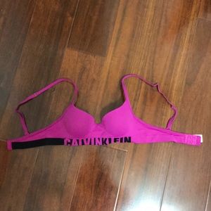 (NWOT) CALVIN KLEIN TEE BRA